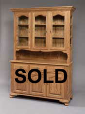 Buckeye Deluxe 3-Door Hutch